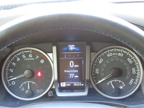 Certified 2023 Toyota Tacoma SR5 AWD/4WD image 24