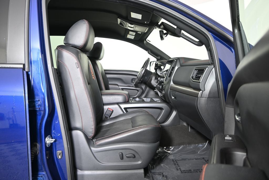 Used 2020 Nissan Titan PRO-4X w/ Pro-4x Convenience Package AWD/4WD image 14