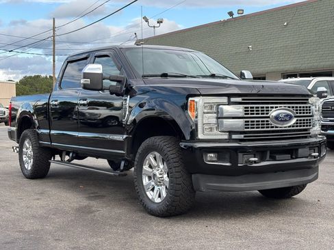 Used 2017 Ford F250 Platinum w/ Platinum Ultimate Package AWD/4WD image 3