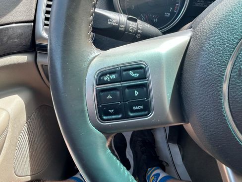 Used 2011 Jeep Grand Cherokee Laredo AWD/4WD image 18