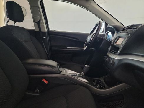 Used 2020 Dodge Journey SE w/ SE Popular Equipment Group FWD image 21