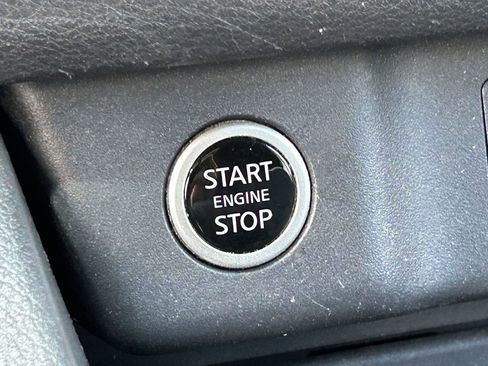 Certified 2023 Nissan Rogue SV image 10