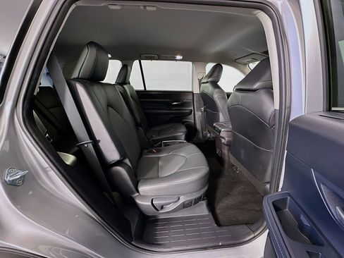 Certified 2025 Toyota Grand Highlander AWD image 28