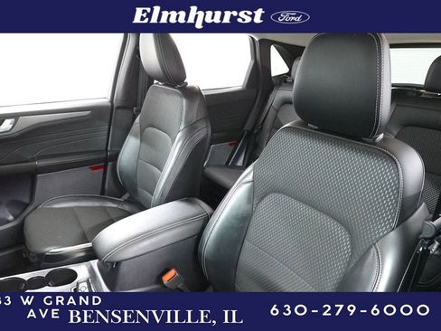 Used 2023 Ford Escape SE image 12