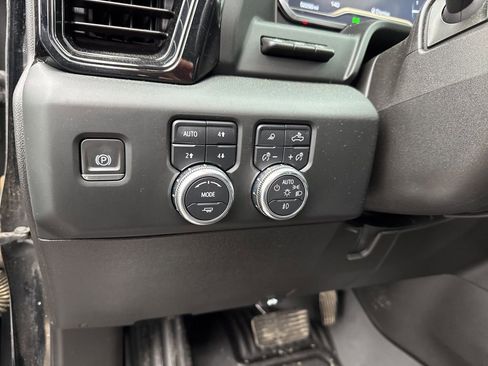 Used 2024 GMC Sierra 2500 AT4X image 17