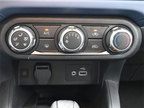 New 2025 Nissan Versa SV w/ Trunk Package image 4