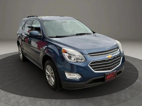 Used 2017 Chevrolet Equinox LT w/ Convenience Package AWD/4WD image 3