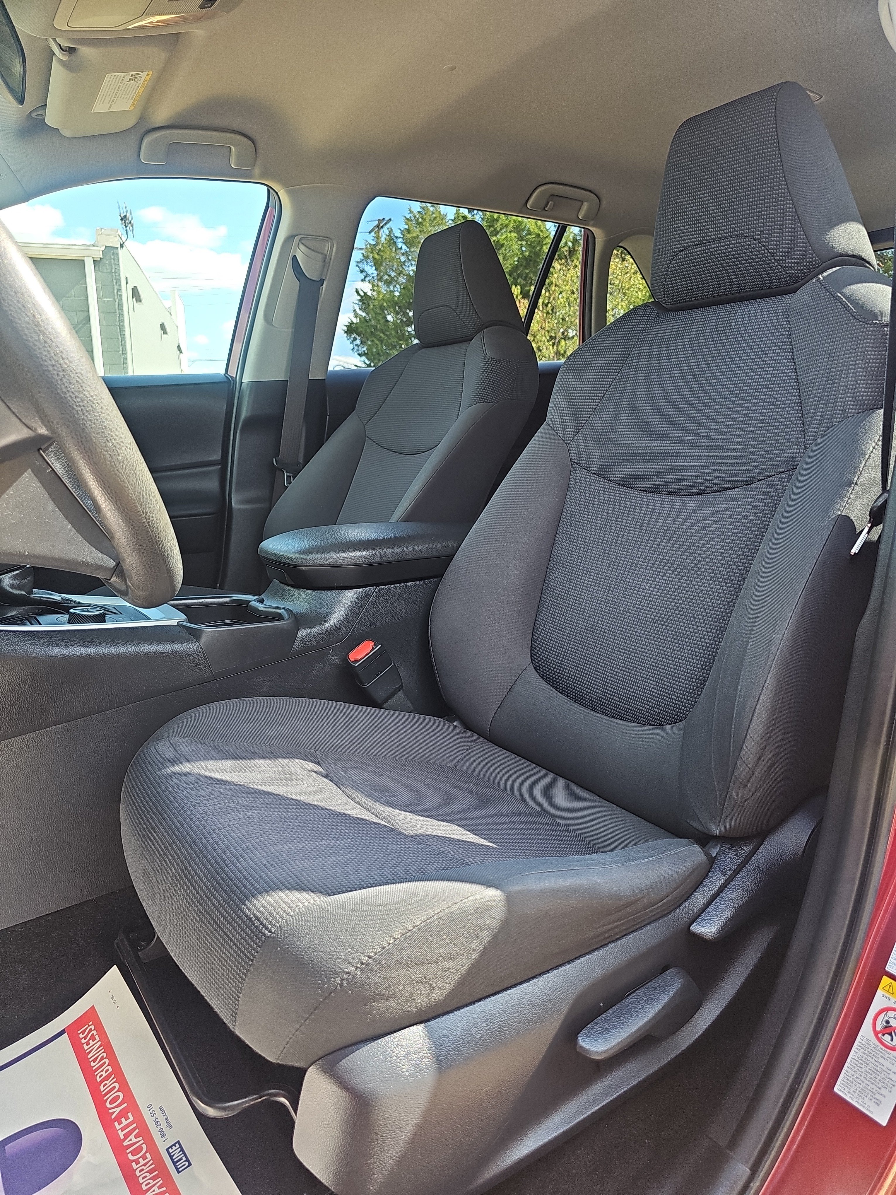 Used 2019 Toyota RAV4 LE w/ Carpet Mat Package AWD/4WD image 21