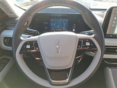 New 2025 Lincoln Aviator AWD w/ Jet Appearance Package image 10