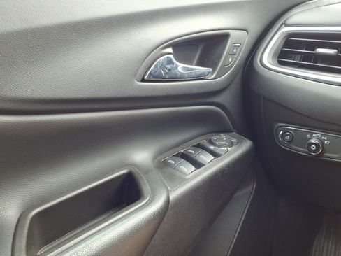 Used 2023 Chevrolet Equinox LT AWD/4WD image 16