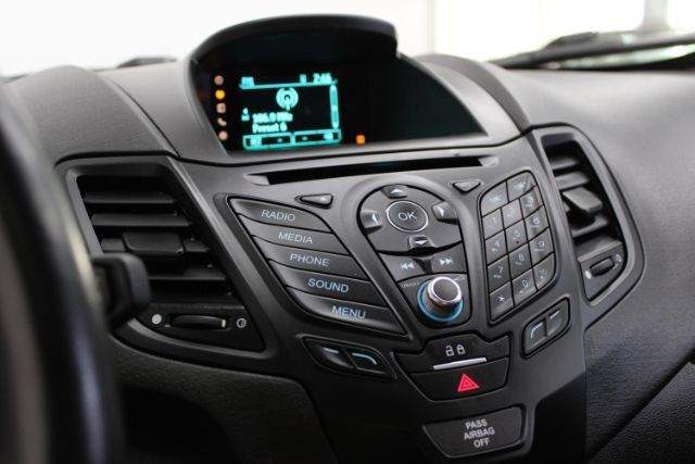 Used 2016 Ford Fiesta SE w/ Cold Weather Package FWD image 15