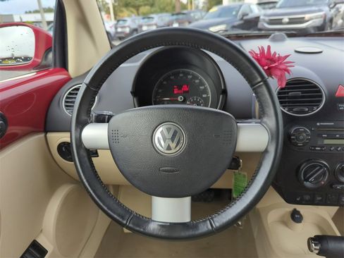 Used 2008 Volkswagen Beetle SE image 25