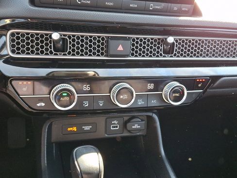 Certified 2024 Honda Civic EX image 16