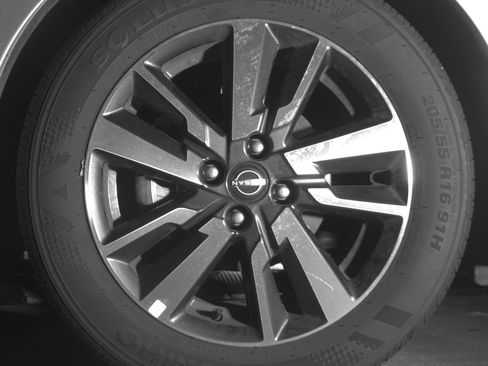 Used 2025 Nissan Versa SV image 12