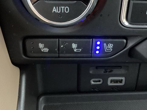 Used 2021 Chevrolet Tahoe Premier image 28