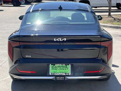 Used 2025 Kia K4 LXS image 3