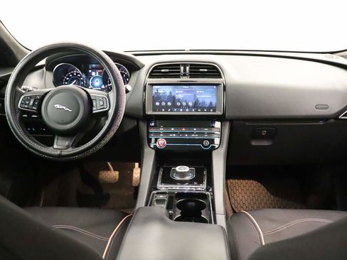 Used 2020 Jaguar F-PACE Premium AWD/4WD image 6