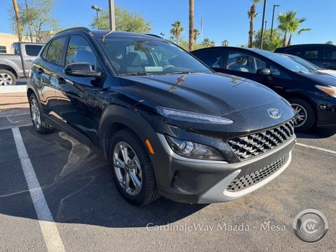 Used 2023 Hyundai Kona SEL FWD image 2
