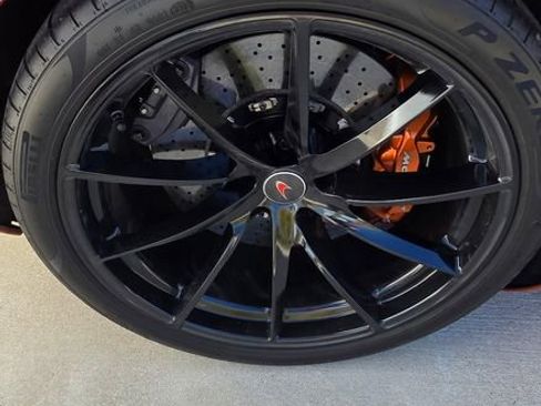 Used 2018 McLaren 720S image 16