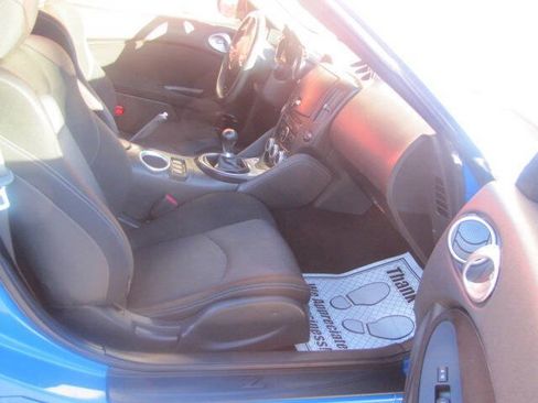 Used 2009 Nissan 370Z Coupe RWD image 14