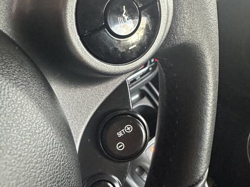 Used 2016 smart fortwo passion image 13