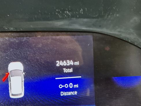 Used 2025 Volkswagen Taos SE image 19