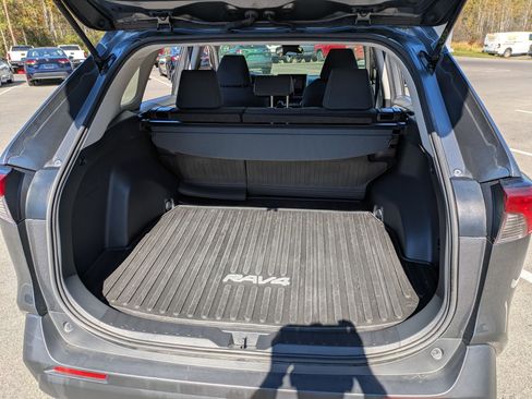 Certified 2023 Toyota RAV4 LE image 20