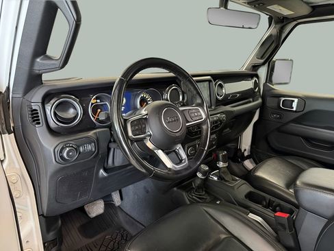 Used 2020 Jeep Wrangler Unlimited Sahara AWD/4WD image 27
