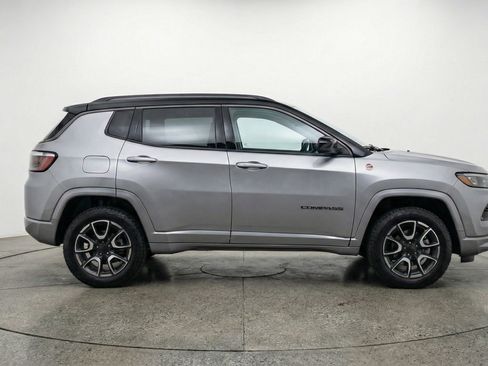 Used 2025 Jeep Compass Trailhawk w/ Trailer Tow Group AWD/4WD image 11