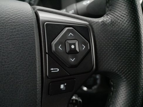 Used 2017 Toyota Tacoma TRD Off-Road w/ Tow Package (A/T) image 25