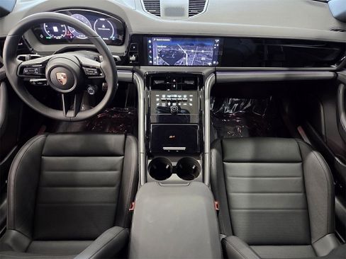 Certified 2025 Porsche Panamera RWD image 13