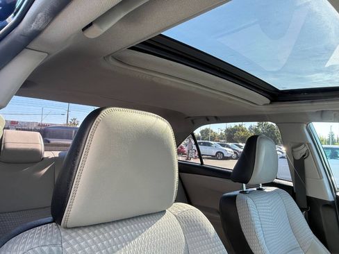 Used 2015 Toyota Camry SE w/ Moonroof Package FWD image 17