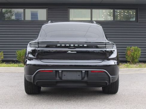 Certified 2025 Porsche Macan Electric RWD image 6