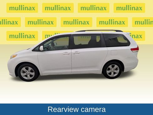 Used 2013 Toyota Sienna LE image 9