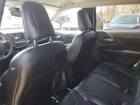 Used 2022 Jeep Cherokee Trailhawk AWD/4WD image 28