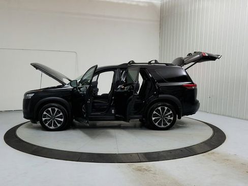 New 2026 Nissan Pathfinder Platinum image 12