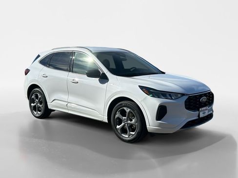 Used 2023 Ford Escape ST-Line w/ Tech Pack #1 image 8