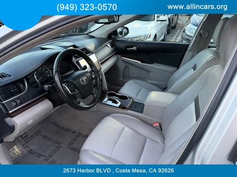 Used 2014 Toyota Camry XLE image 7