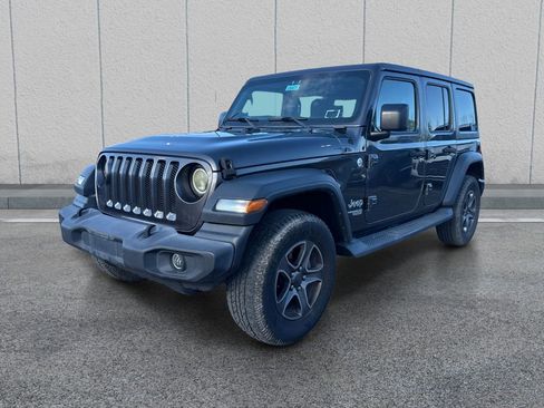 Used 2018 Jeep Wrangler Unlimited Sport S AWD/4WD image 3