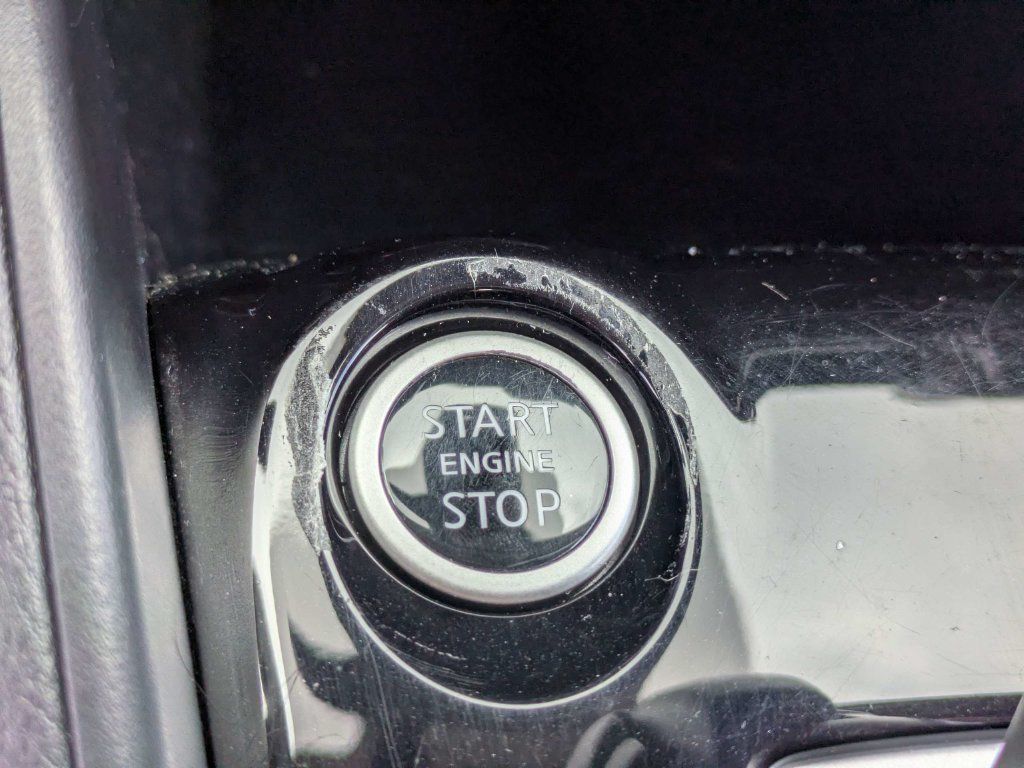 Used 2020 Nissan Versa S FWD image 27