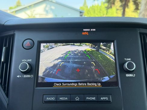 Used 2025 Subaru Outback AWD/4WD image 17