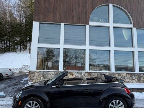 Used 2014 Volkswagen Beetle TDI image 32