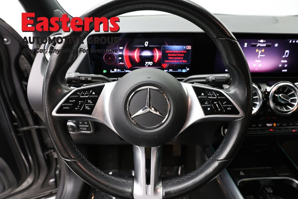 Used 2025 Mercedes-Benz GLA 250 image 11