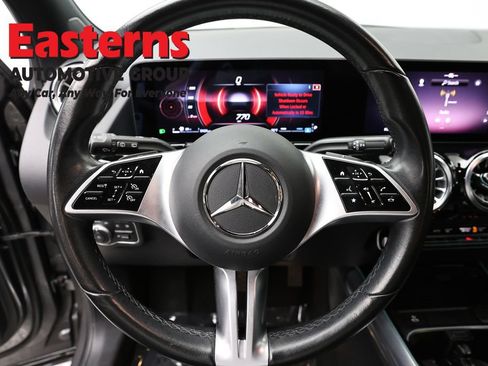Used 2025 Mercedes-Benz GLA 250 image 11