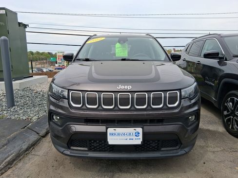 Certified 2022 Jeep Compass Latitude w/ Mopar Graphics Package AWD/4WD image 3