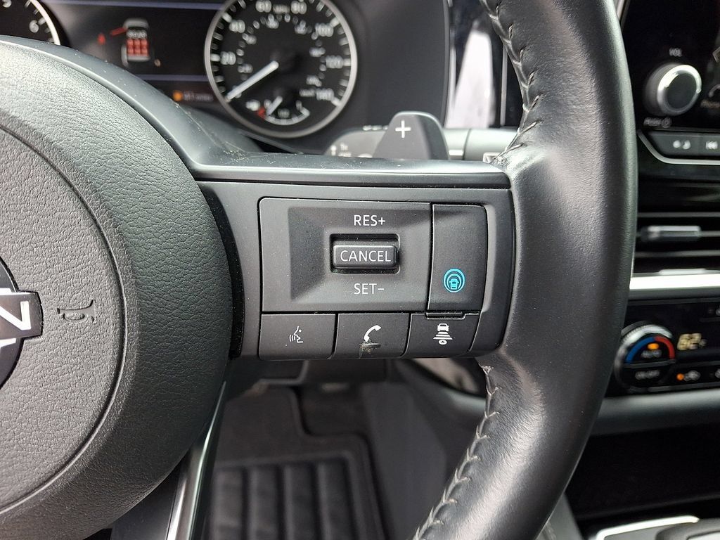Used 2024 Nissan Pathfinder SV AWD/4WD image 21