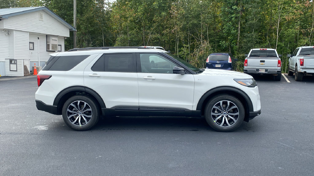 New 2027 Ford Explorer ST-Line AWD/4WD image 4