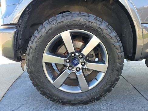 Used 2016 Ford F150 Lariat w/ Equipment Group 502A Luxury image 4