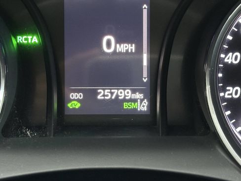 Used 2020 Toyota Camry LE image 24