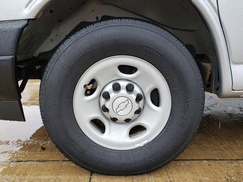 Used 2017 Chevrolet Express 2500 LS image 27